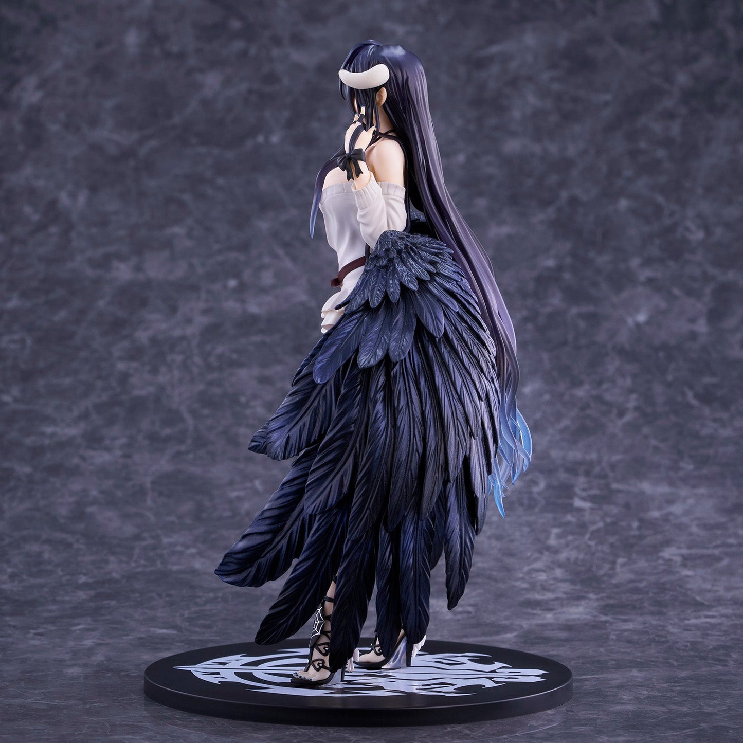 Albedo so-bin Ver. Limited Color collectible scale model by Tokyo Figure