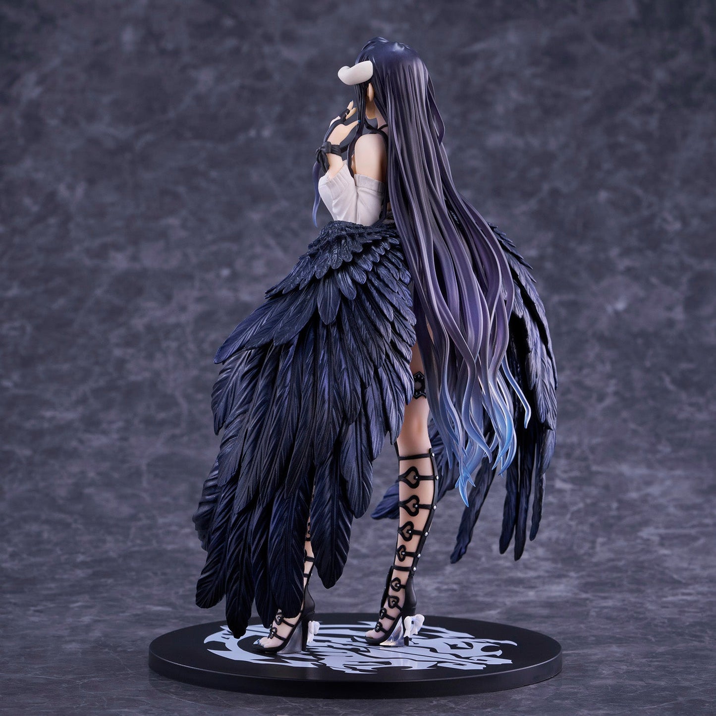 Albedo so-bin Ver. Limited Color collectible scale model by Tokyo Figure