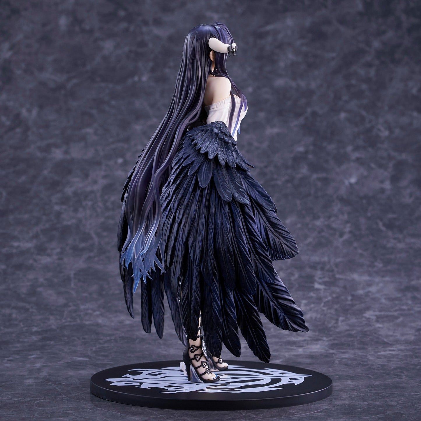 Albedo so-bin Ver. Limited Color collectible scale model by Tokyo Figure