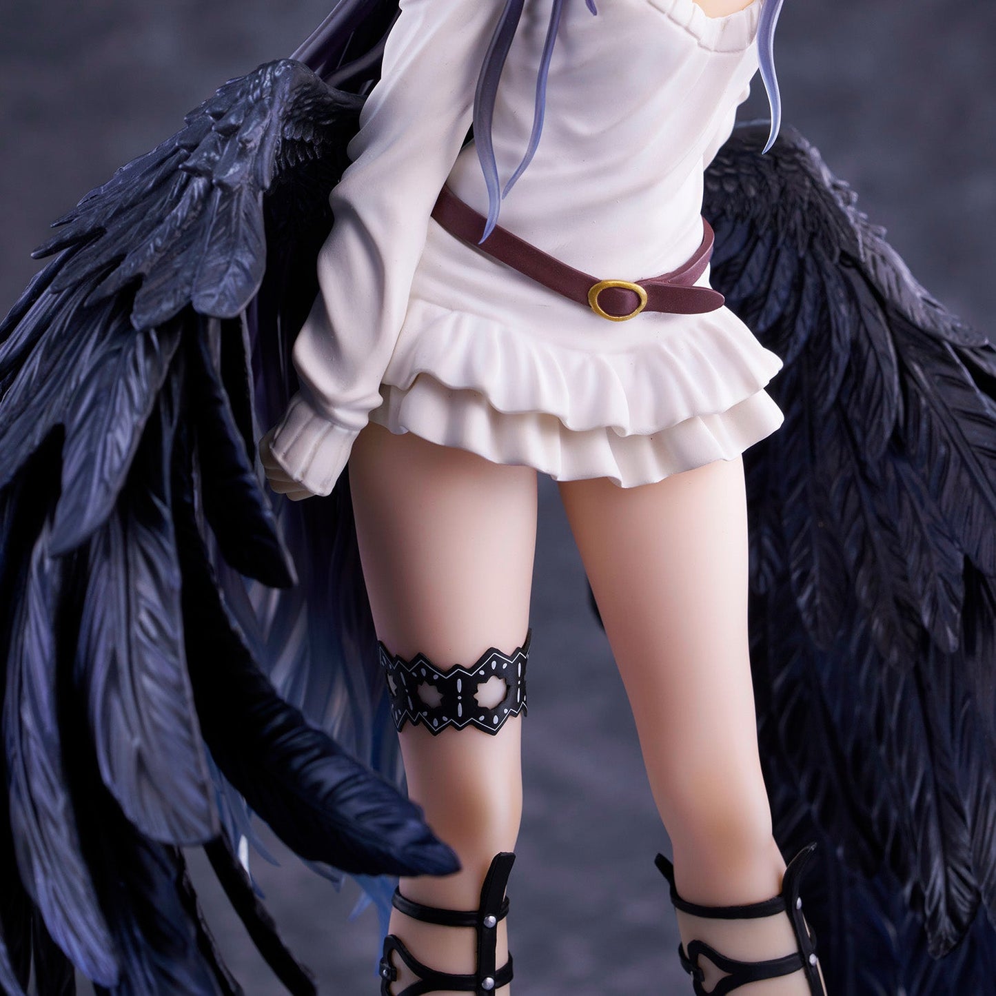 Albedo so-bin Ver. Limited Color collectible scale model by Tokyo Figure