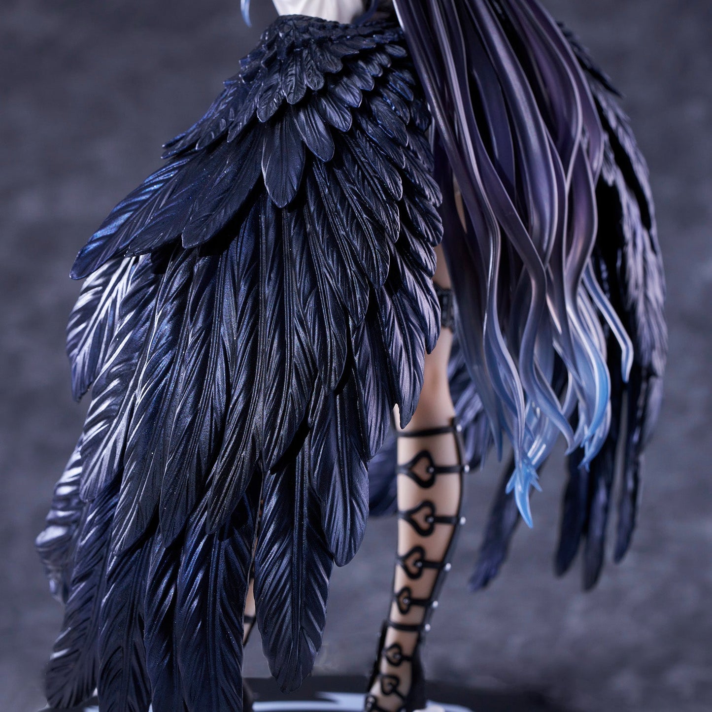 Albedo so-bin Ver. Limited Color collectible scale model by Tokyo Figure