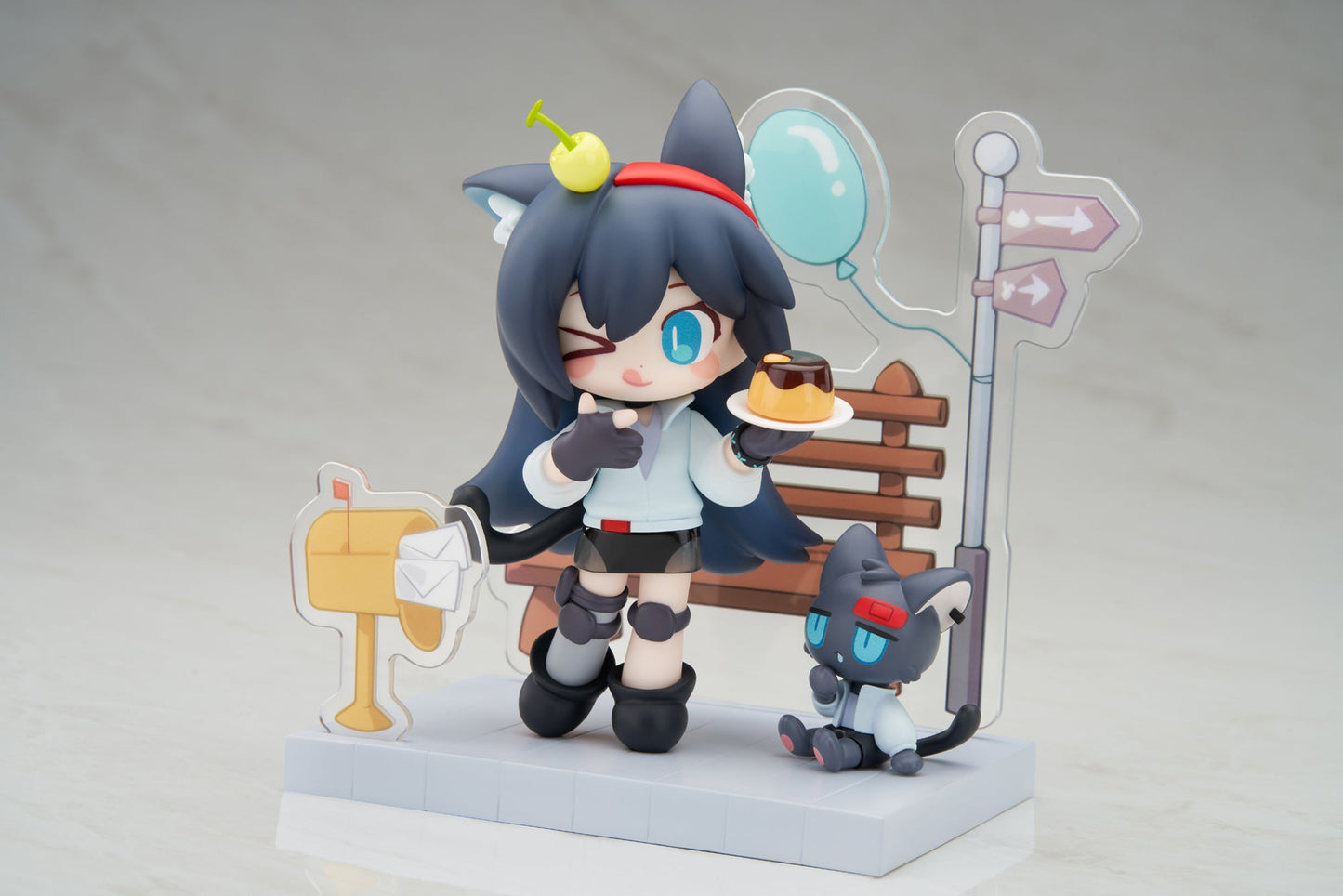 ARKNIGHTS Would you like dessert? mini series Blaze
collectible scale model by Tokyo Figure